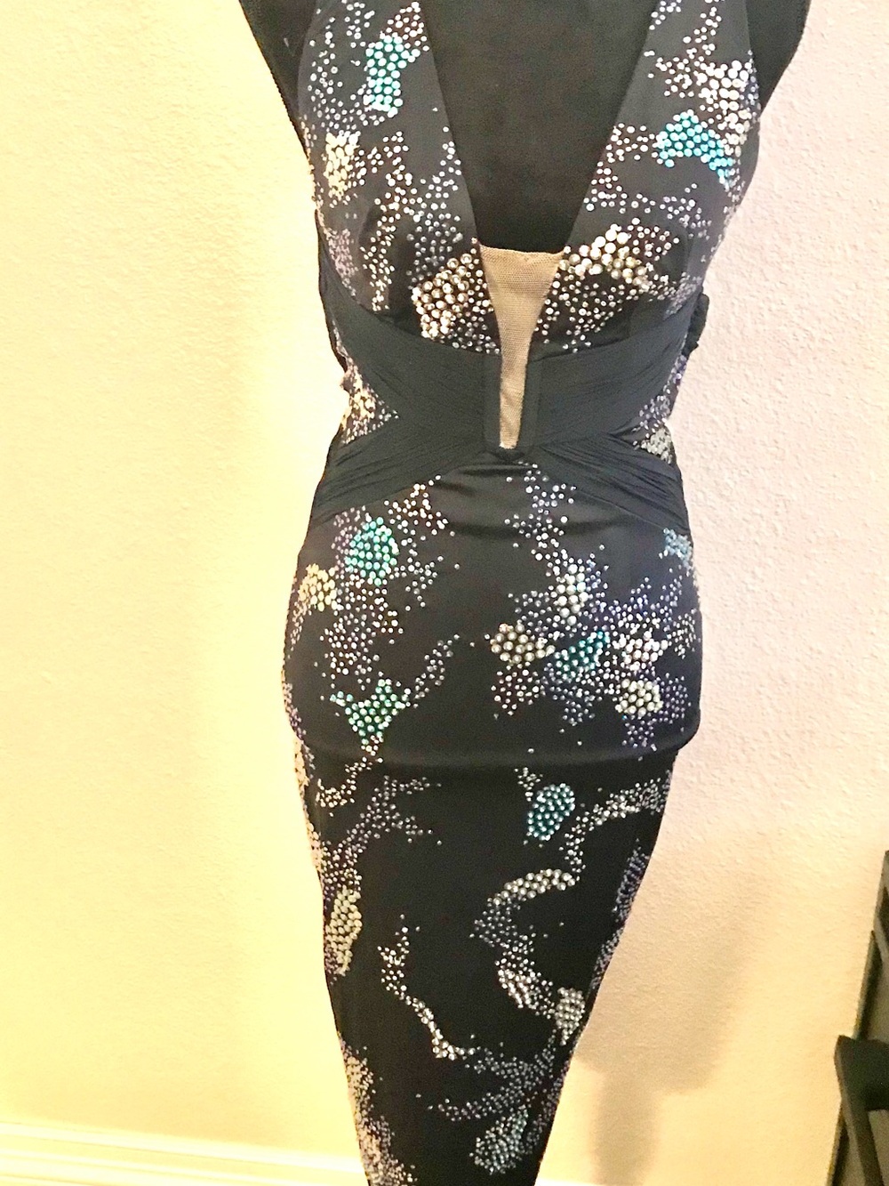 Black Backless V-Neck Bodycon Dress with Multicolor Dot Accents